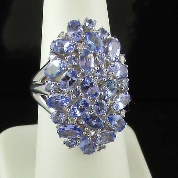 4.20ct Tanzanite Bold Oval Cluster Ring - Picture 8 of 8